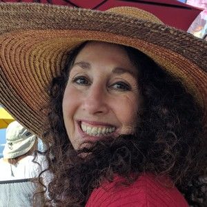 Meet your Posher, Debbie